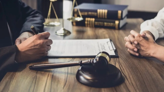 وکیل کیفری در کرج برای جرایم مالی